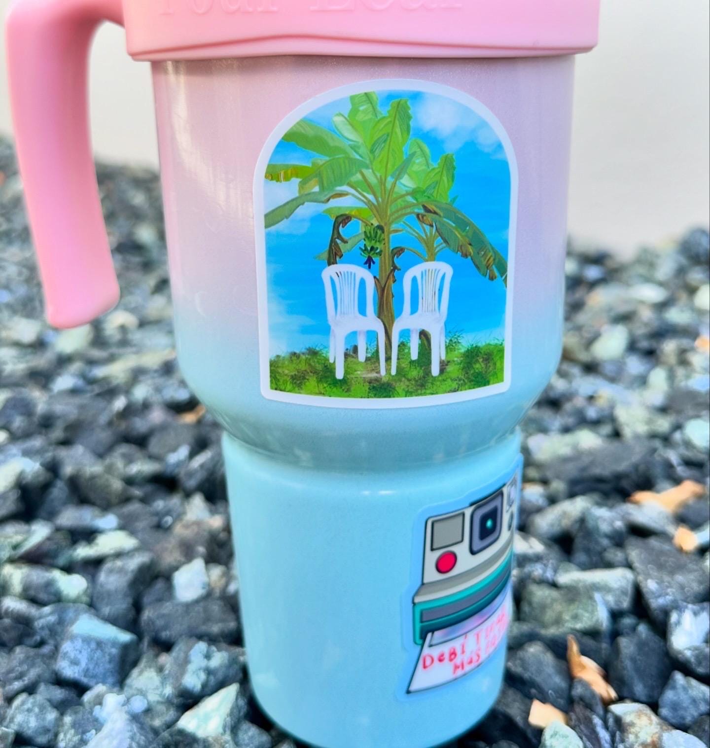 Debí Tirar Más Fotos Plantain Tree and Plastic Chair Sticker | Bad Bunny-Inspired Puerto Rico Vinyl Decal for Laptop & Water Bottle